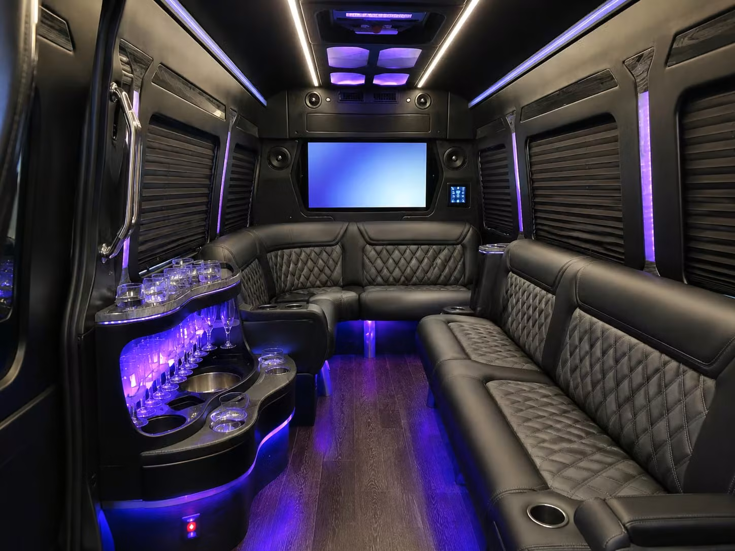 charterbusdesmoines com lets you book des moines prom transportation without the runaround