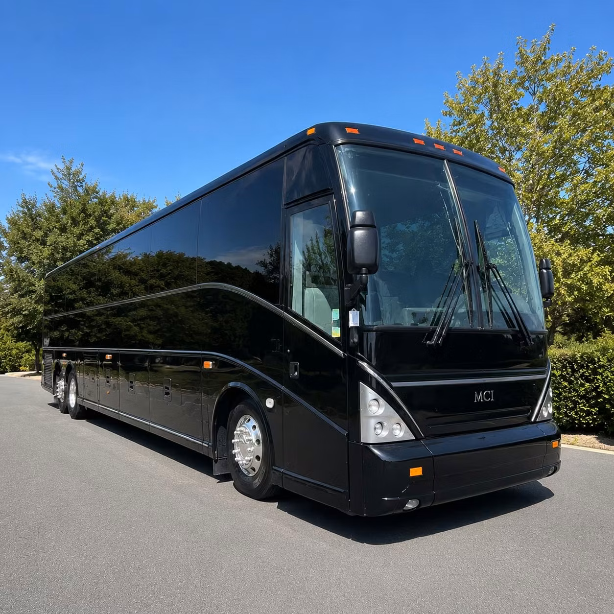 corporate event shuttle bus rentals in des moines iowa
