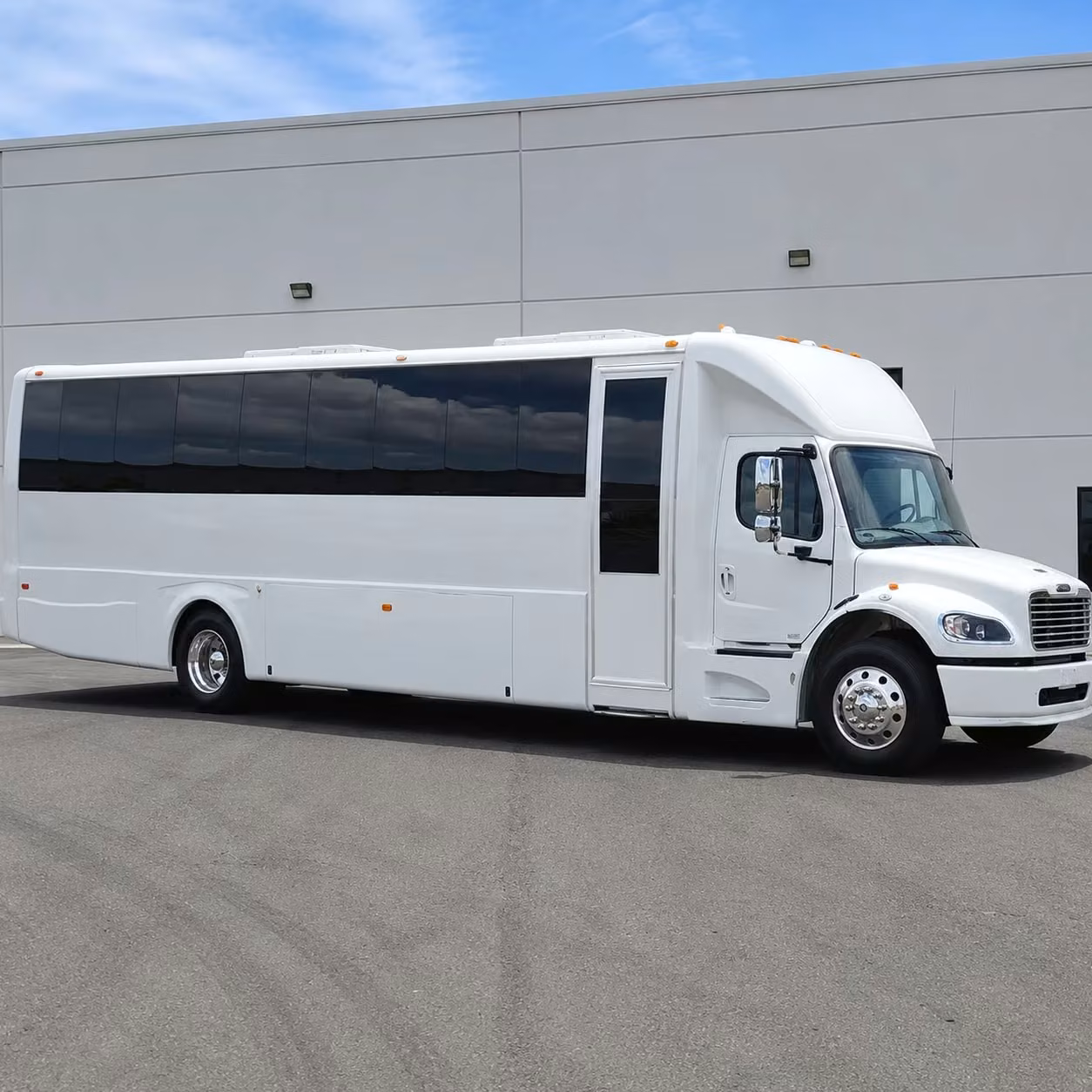 des moines party buses for prom night arrive in style at your venue