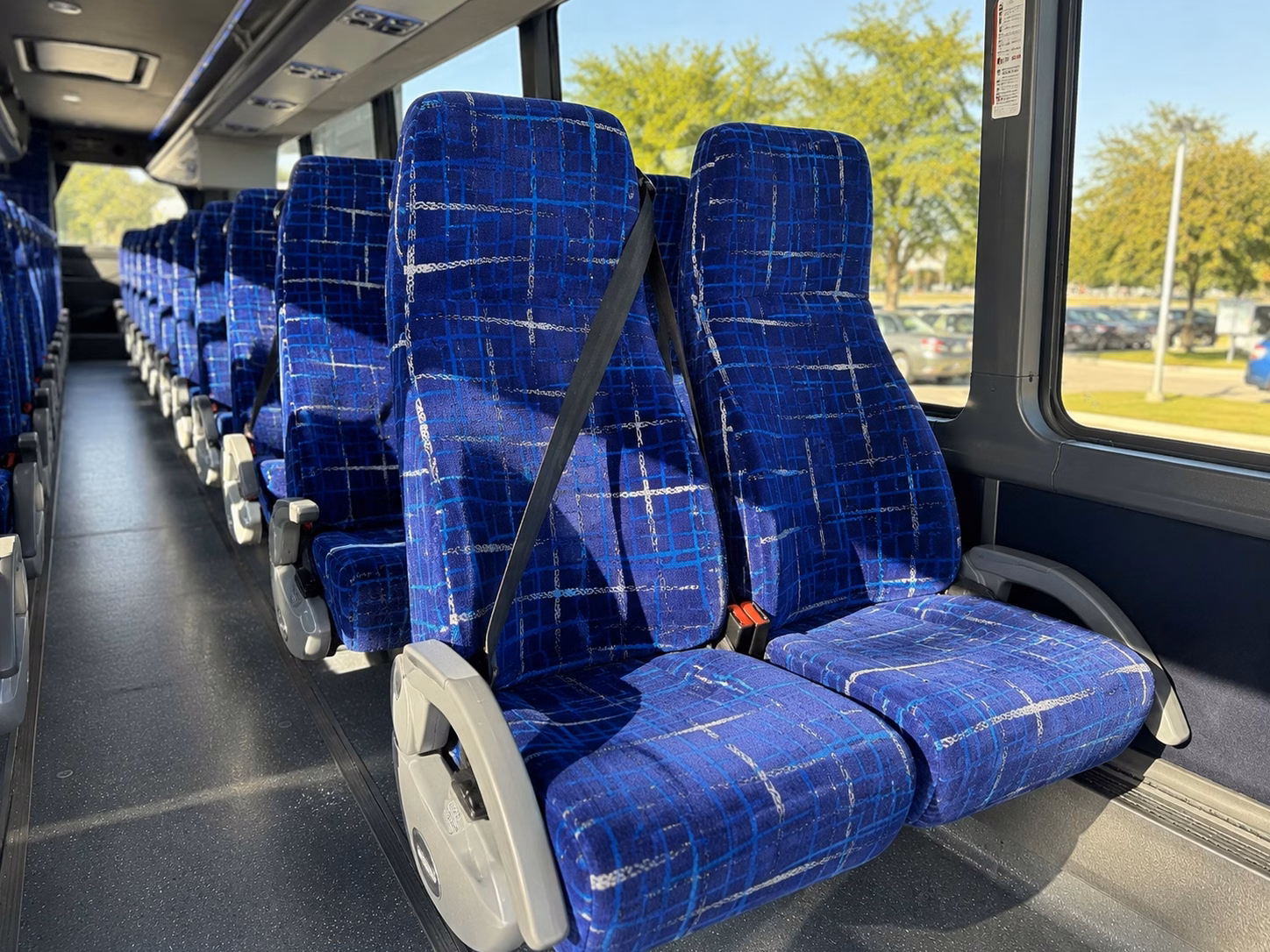 des moines wedding transportation