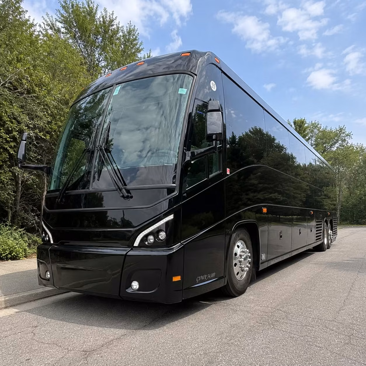 multi day bus rentals for des moines groups traveling across the midwest