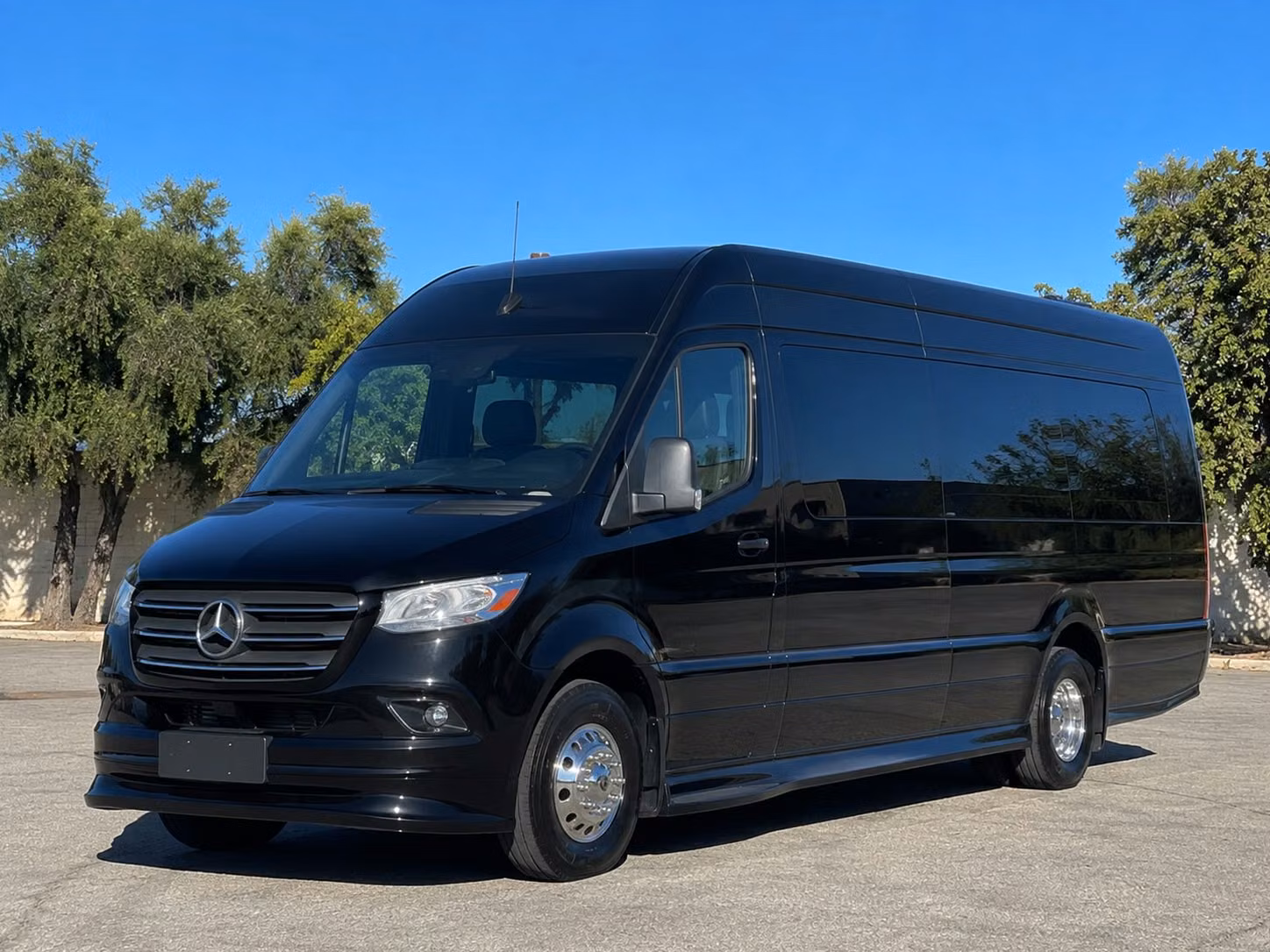 transportation serving des moines and nearby cities